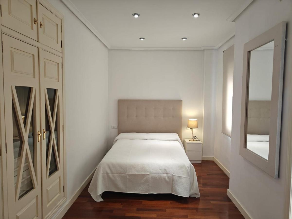Gran Capitán Luxury Center Apartment- Parking - Housity
