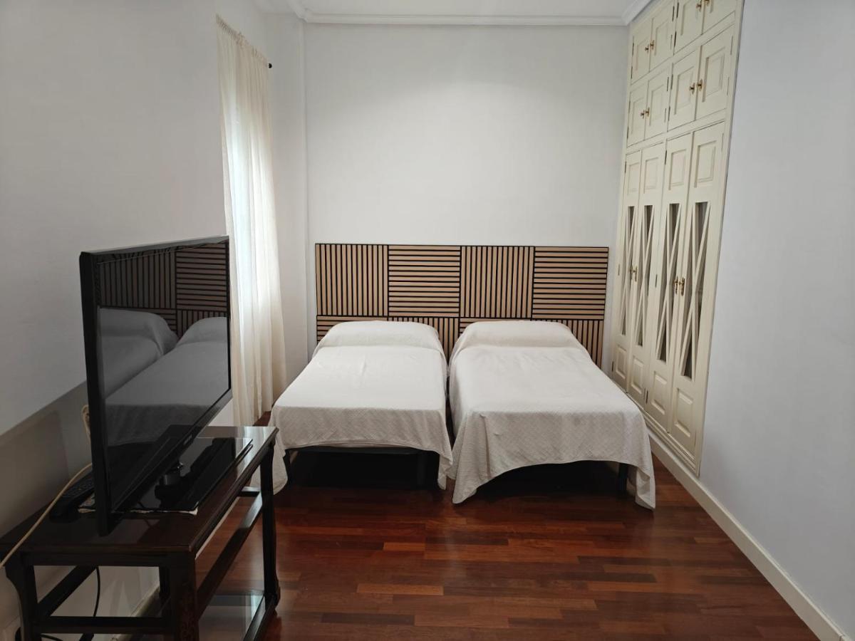 Gran Capitán Luxury Center Apartment- Parking - Housity