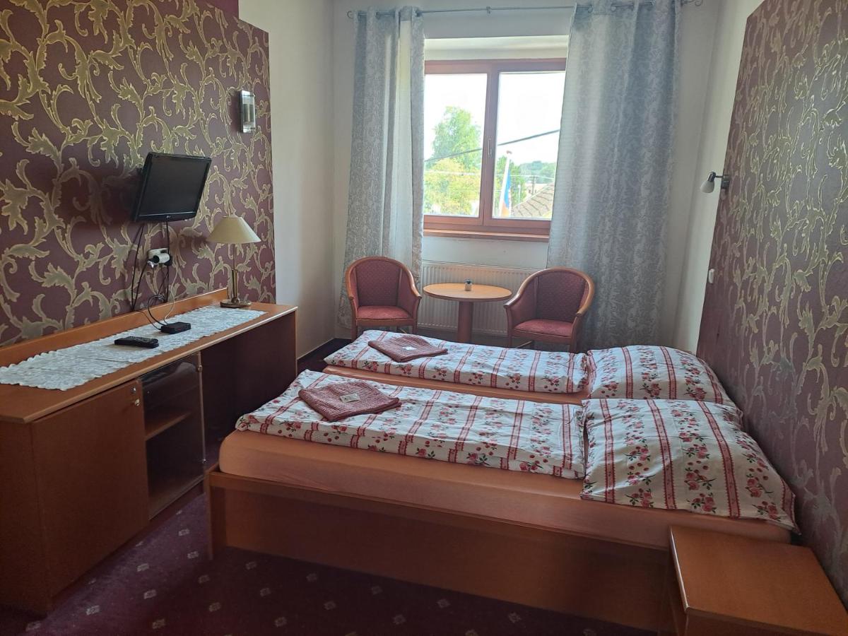 Dobrá škola u Jeníčka - Housity