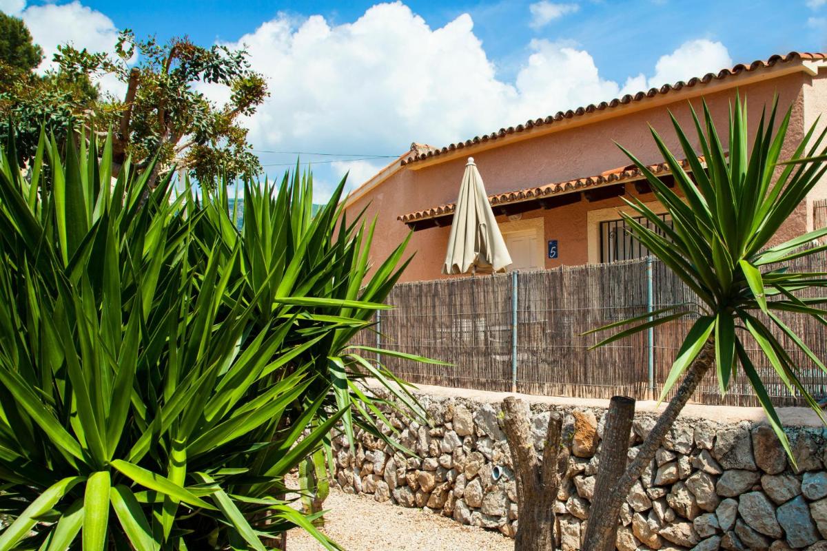 Naika Studios & Apartments - Housity
