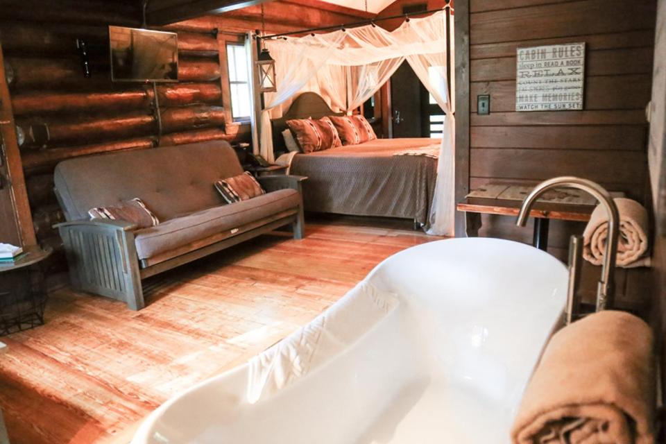 White Pines Lodge - Housity