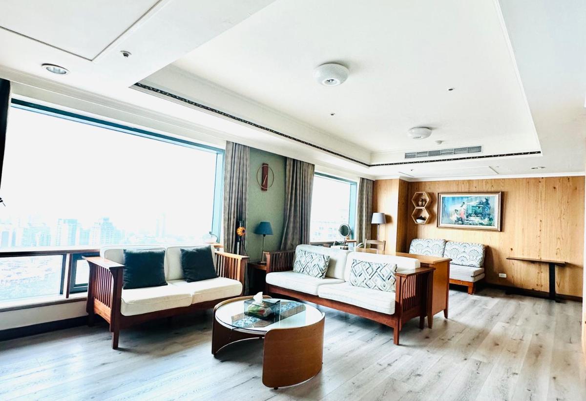 Luxury House - Housity