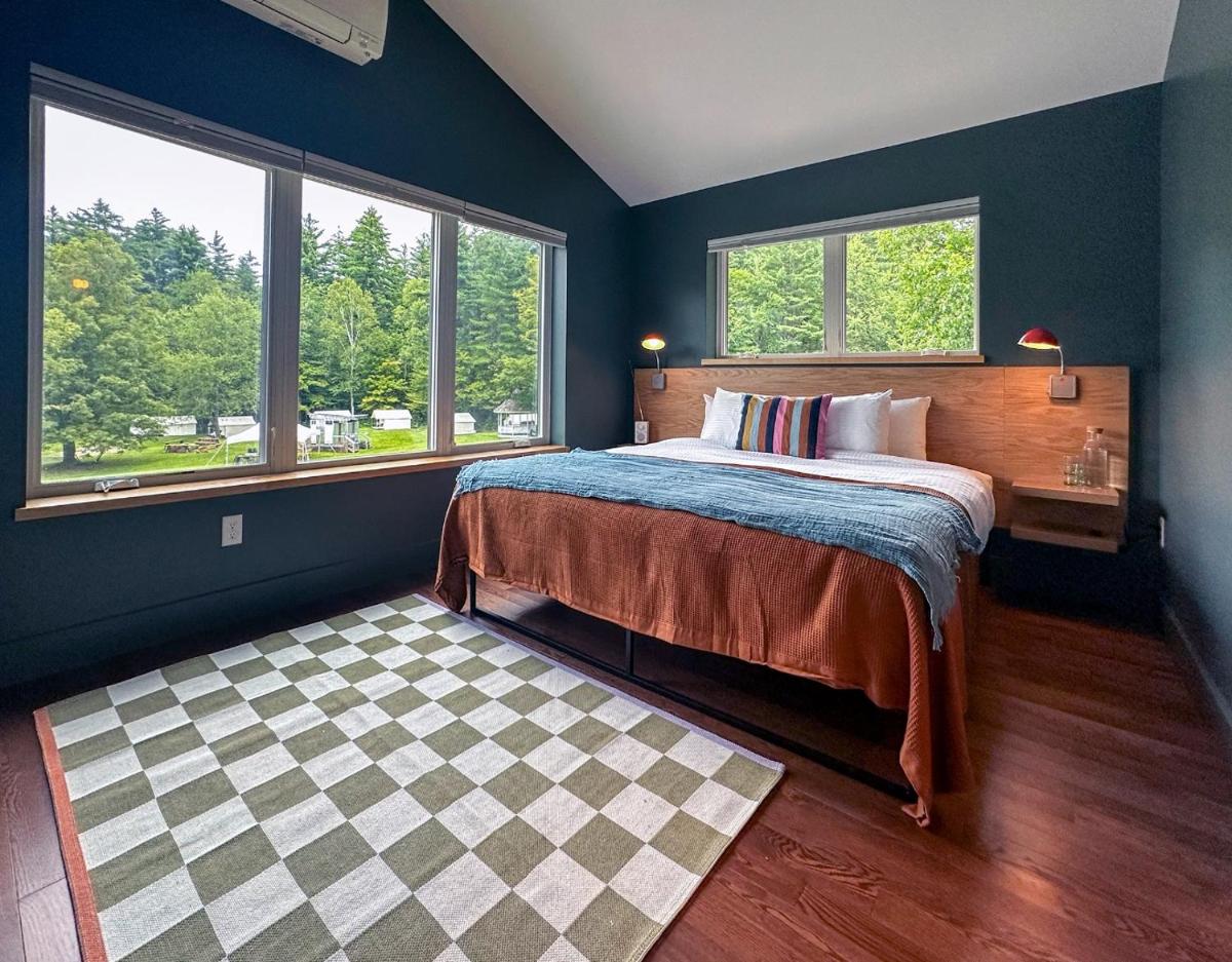 Madbush Falls - Housity