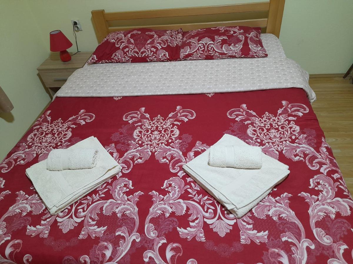 Beli Ocnjak - Housity