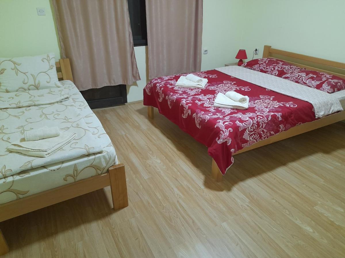 Beli Ocnjak - Housity