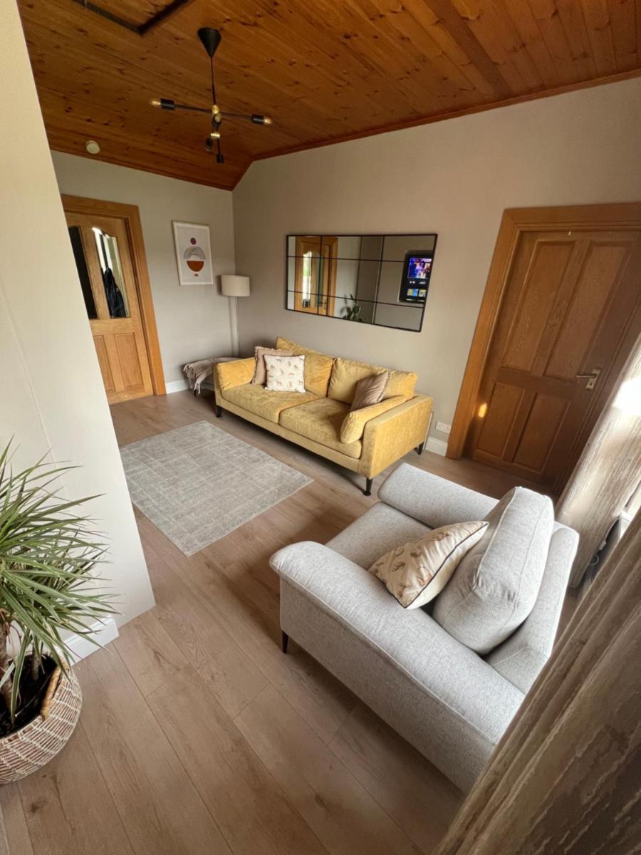 Dinnys Cottage - Housity