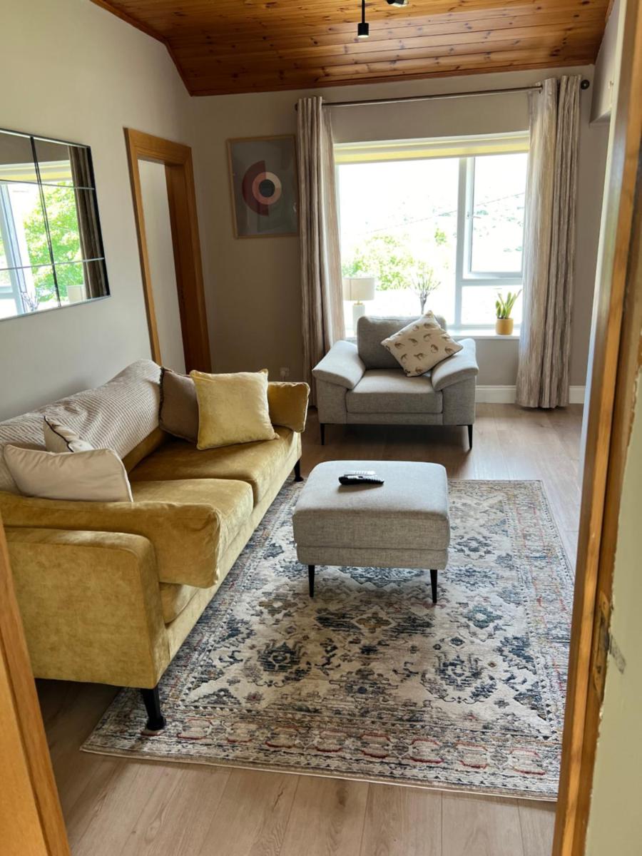 Dinnys Cottage - Housity