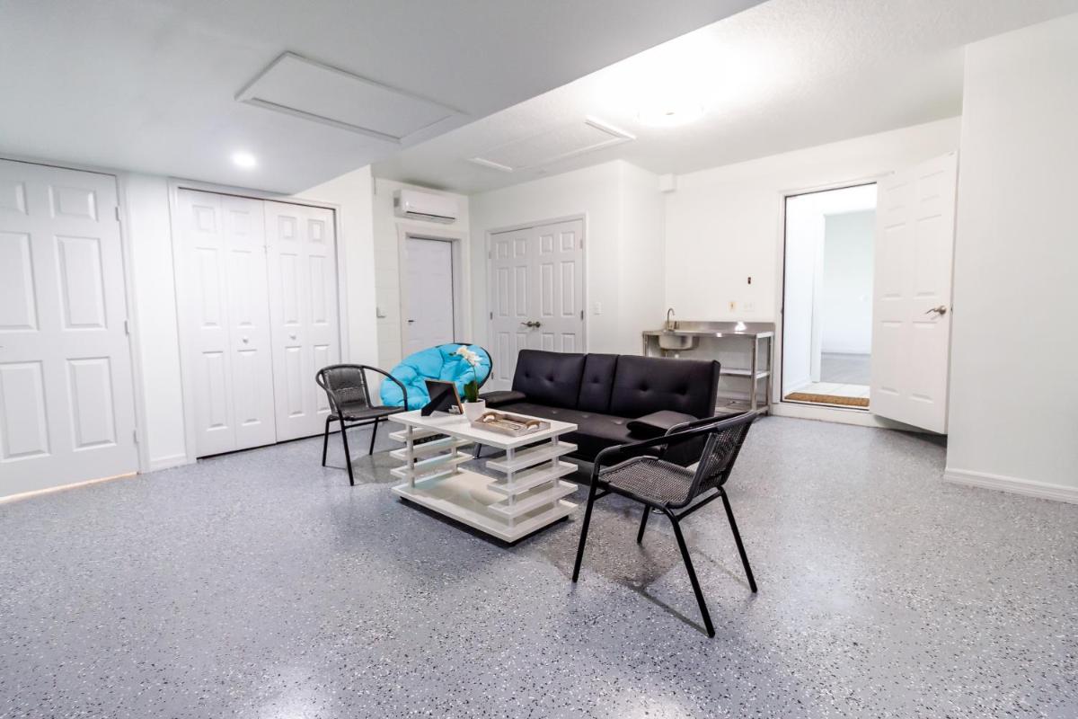 Beautiful Fully Furnished 2-Bedroom Luxury Home - Housity