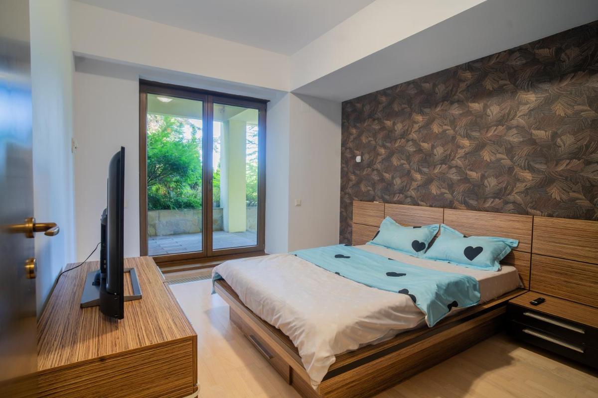 Suitetrails - With a view Residence 2 - Two Bedroom Deluxe Apartament with Terrace and City View