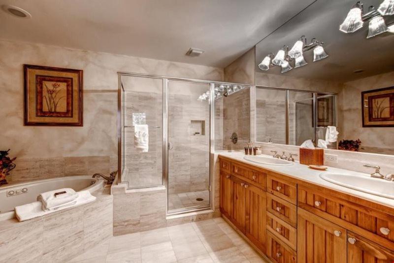 Beaver Creek Elkhorn Lodge 4 Bedroom Residence With Ski In, Ski Out Access And A Short Walk To Beaver Creek Village - Housity