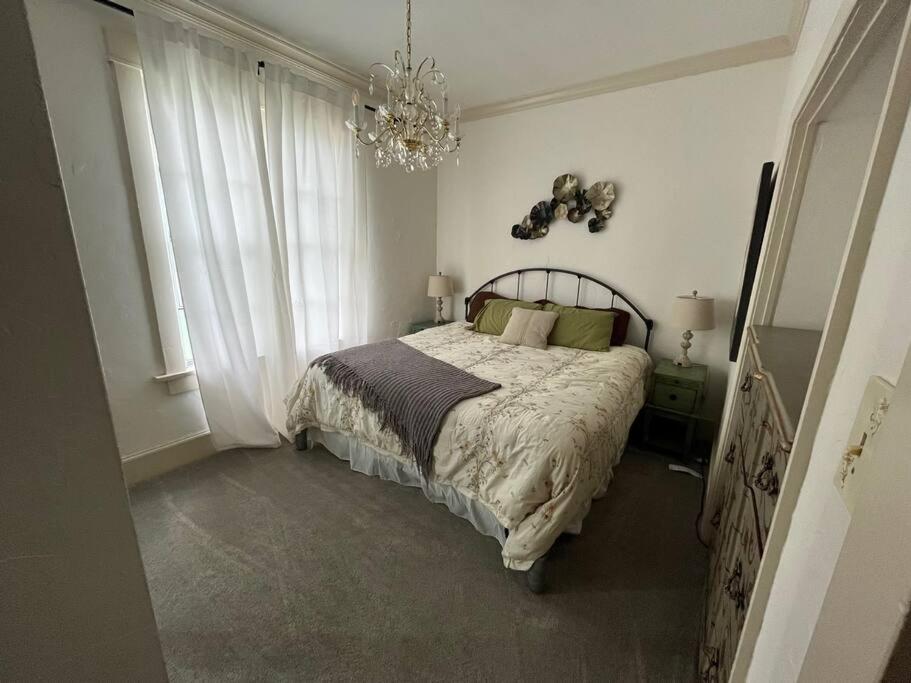 Renovated Historic Manti Home - 11 beds - Housity