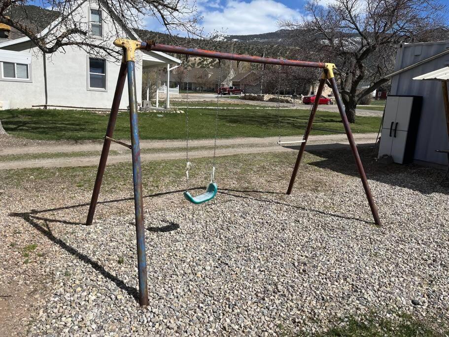 Renovated Historic Manti Home - 11 beds - Housity