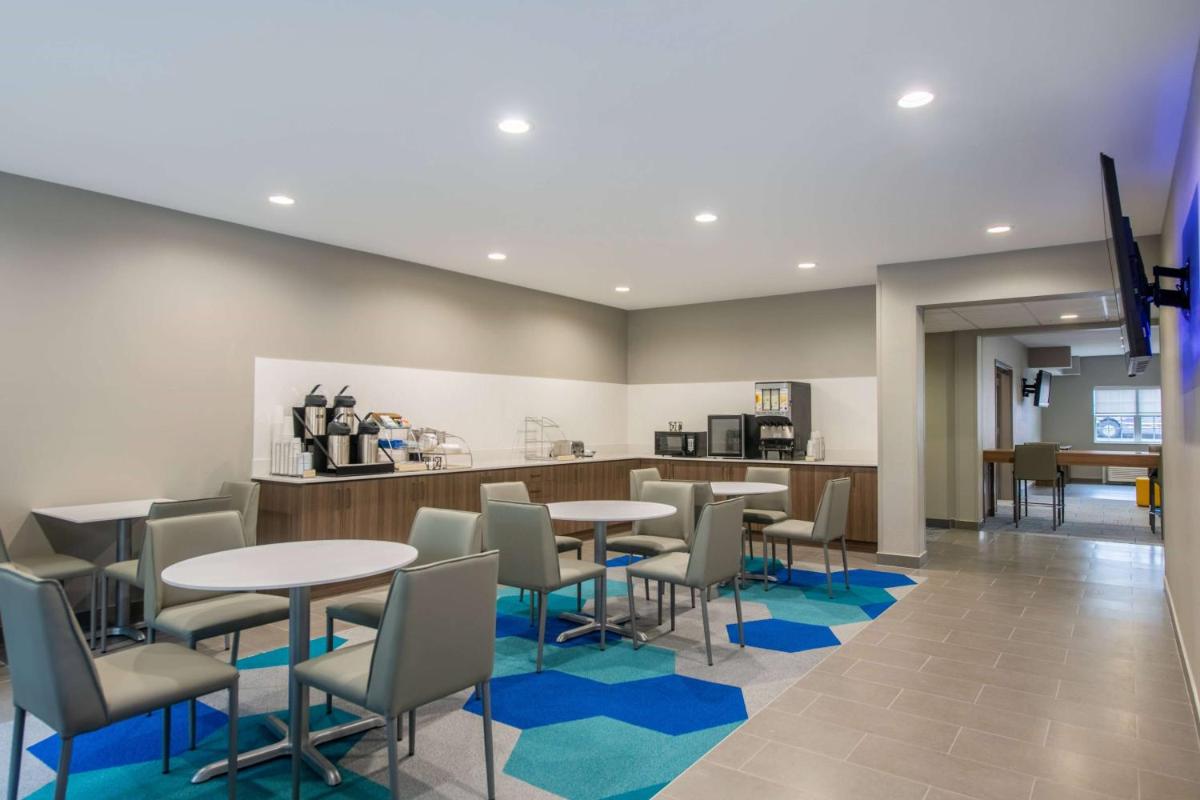 Microtel Inn and Suites by Wyndham Anderson SC - Housity