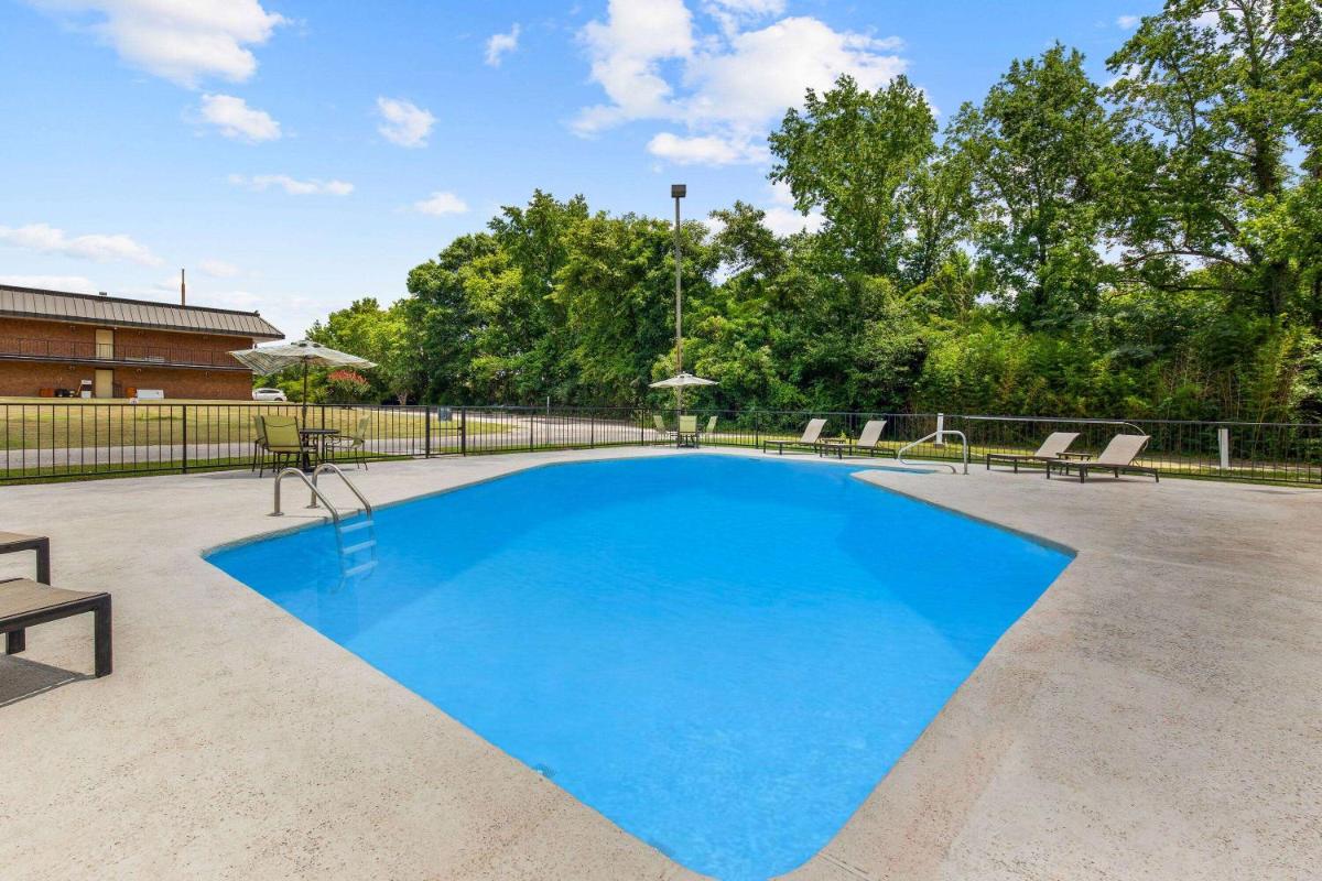 Days Inn by Wyndham St George - Housity