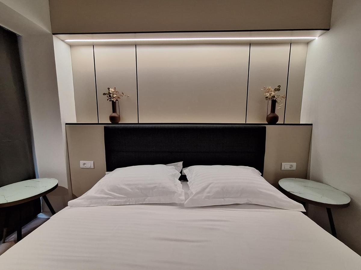 Executive Suites by Modern Living - Housity
