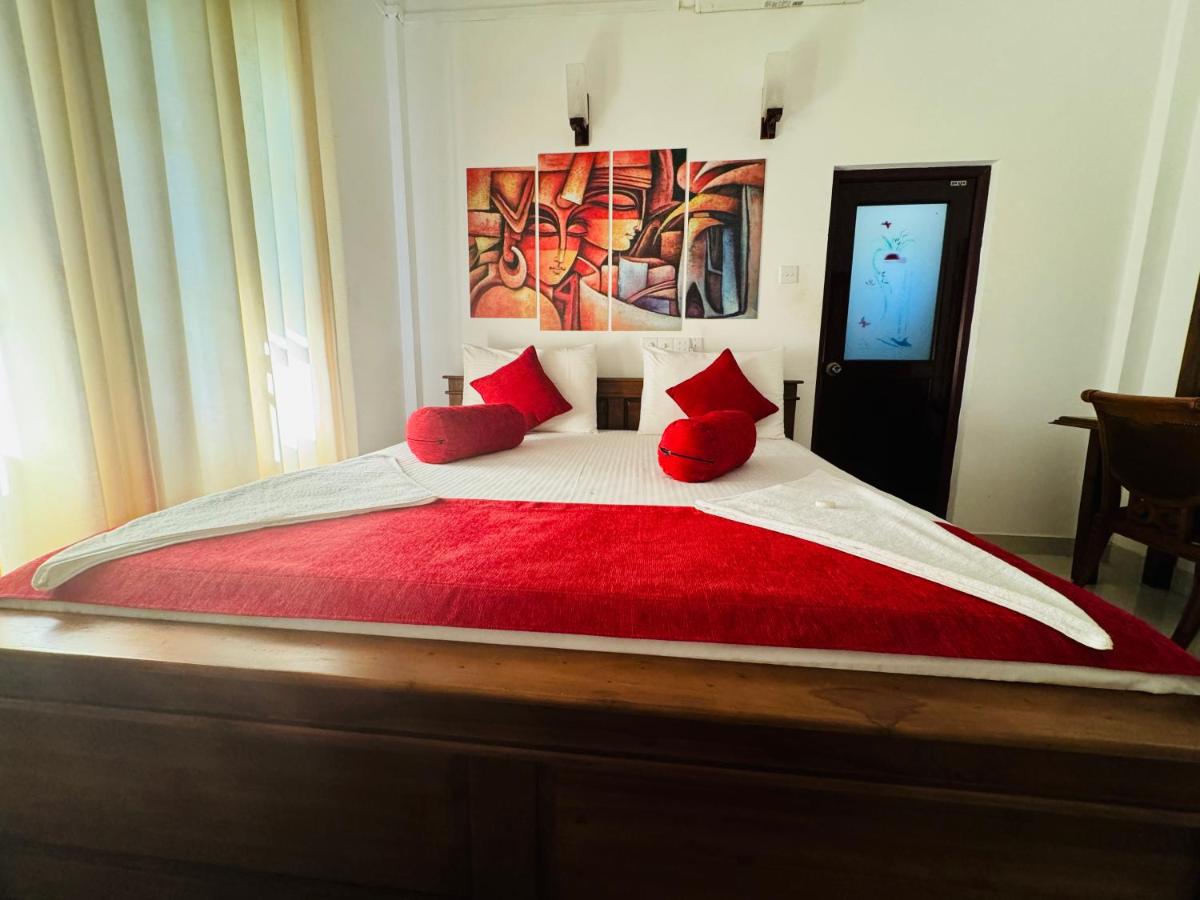 Anuradhapura Peacock Garden Holiday Bungalow - Housity