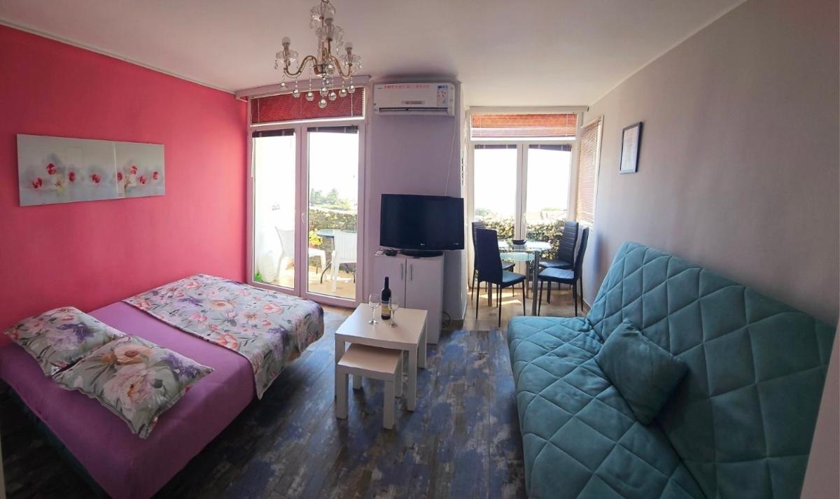 Sea Apartment Igalo - Housity