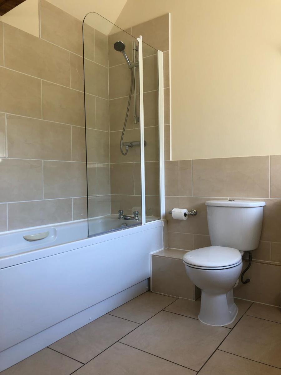 Oak Barn - Housity
