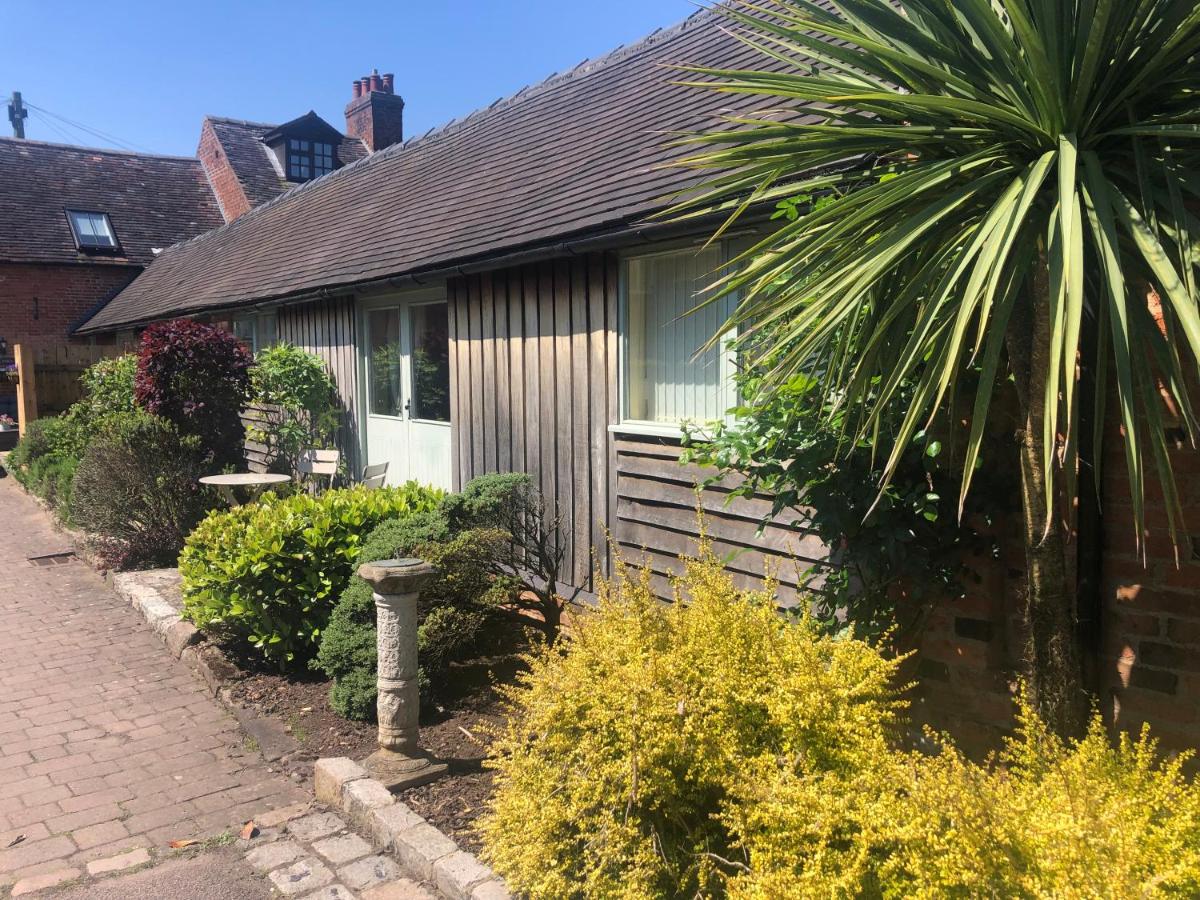 Oak Barn - Housity