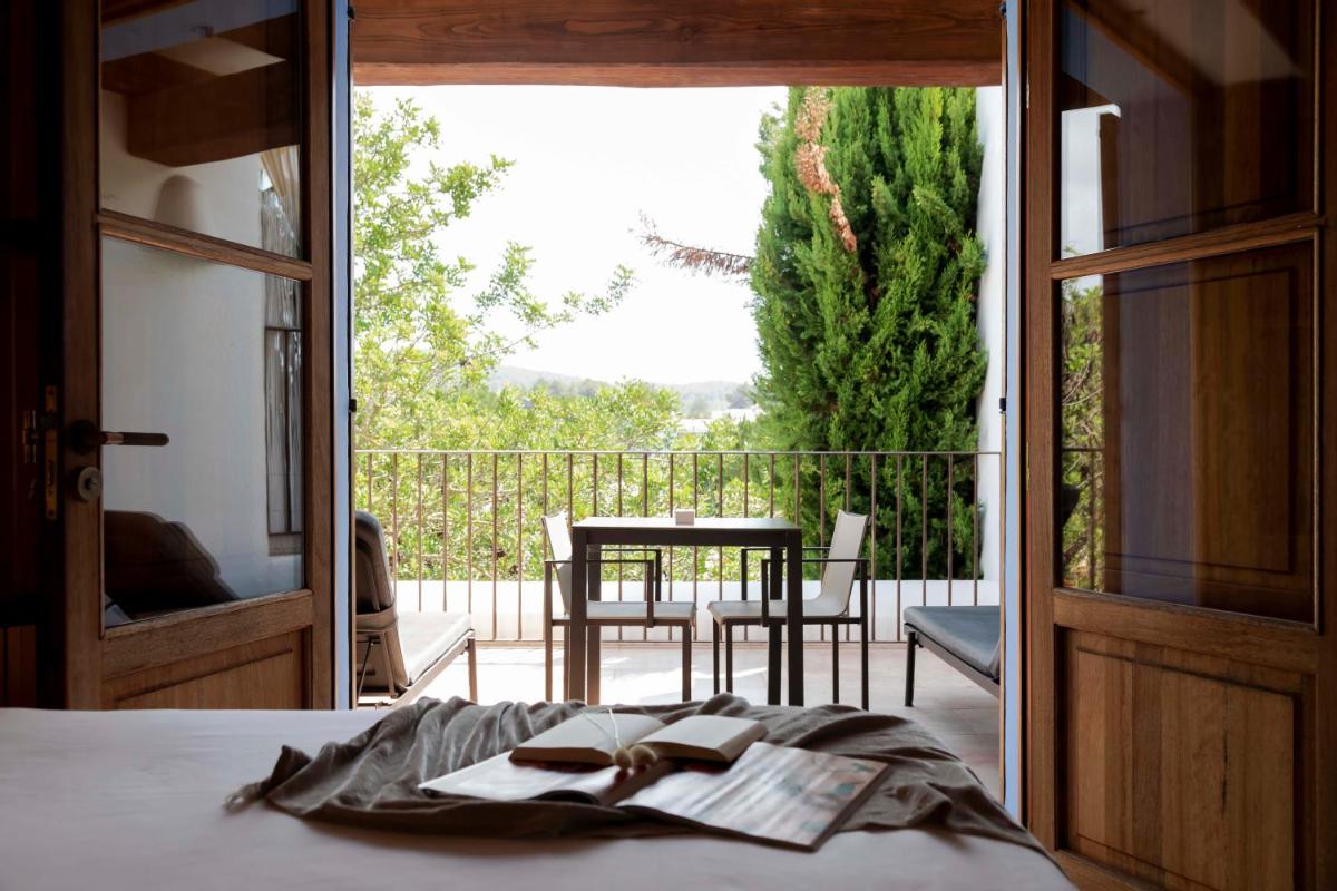 Un balcón o terraza de Ca Na Xica - Hotel & Spa
