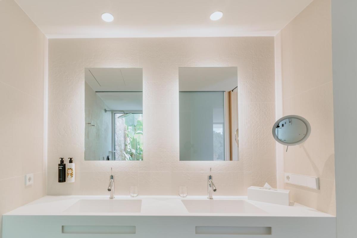 Un baño de Ca Na Xica - Hotel & Spa