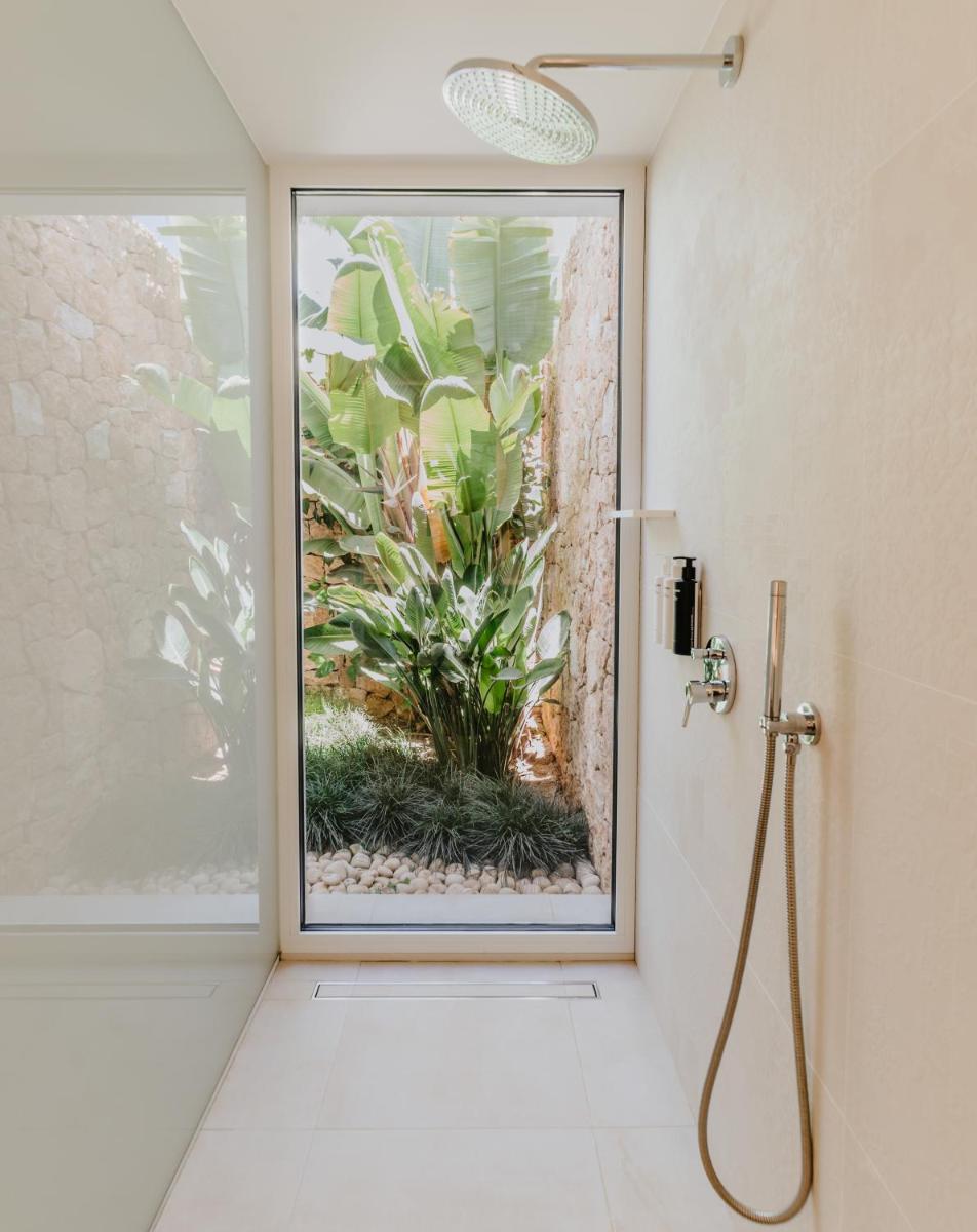 Un baño de Ca Na Xica - Hotel & Spa