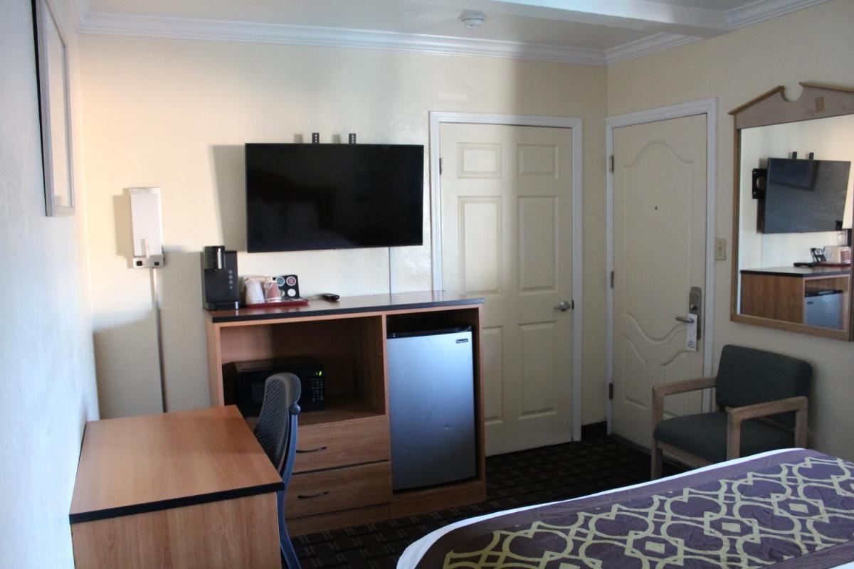 Riverside Inn & Suites Santa Cruz - Housity
