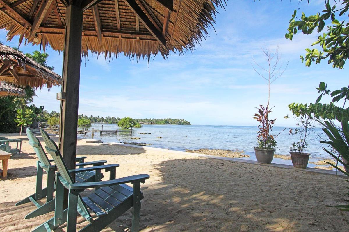 Jonas and Twins Resort - Housity