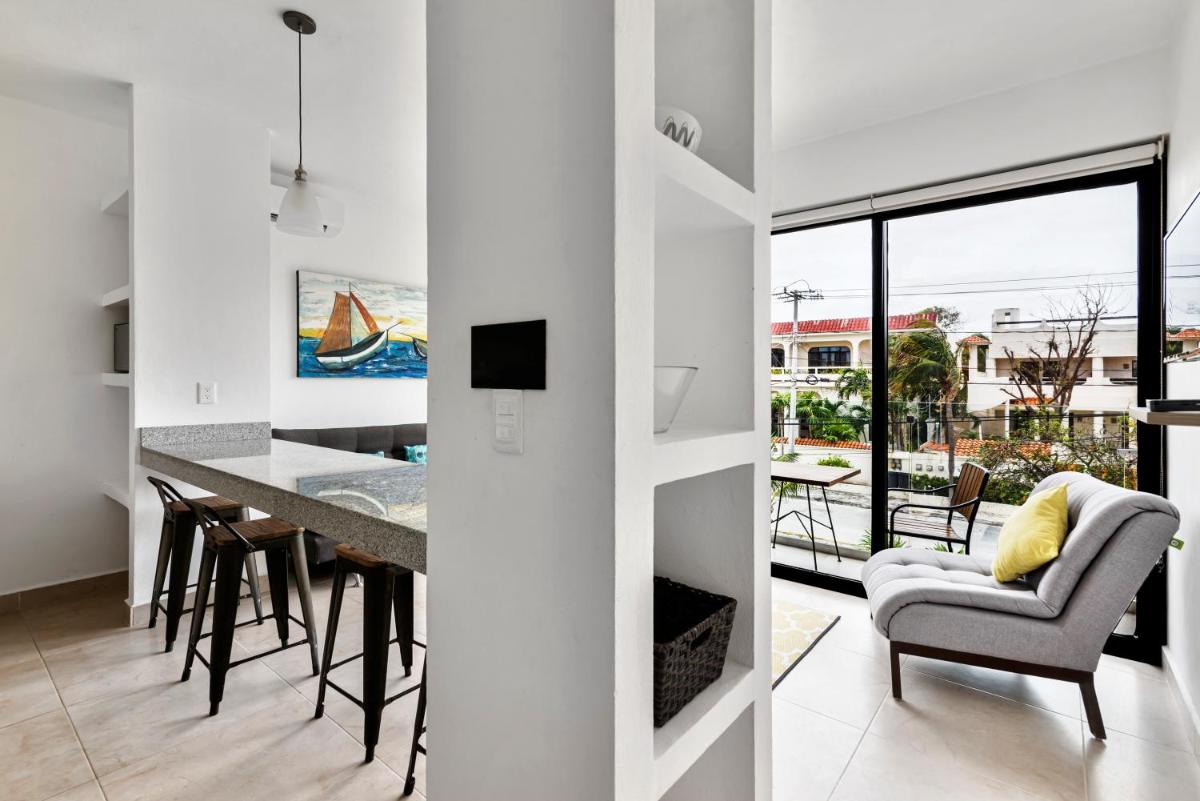 Vela's Condos Ocean Front - Housity
