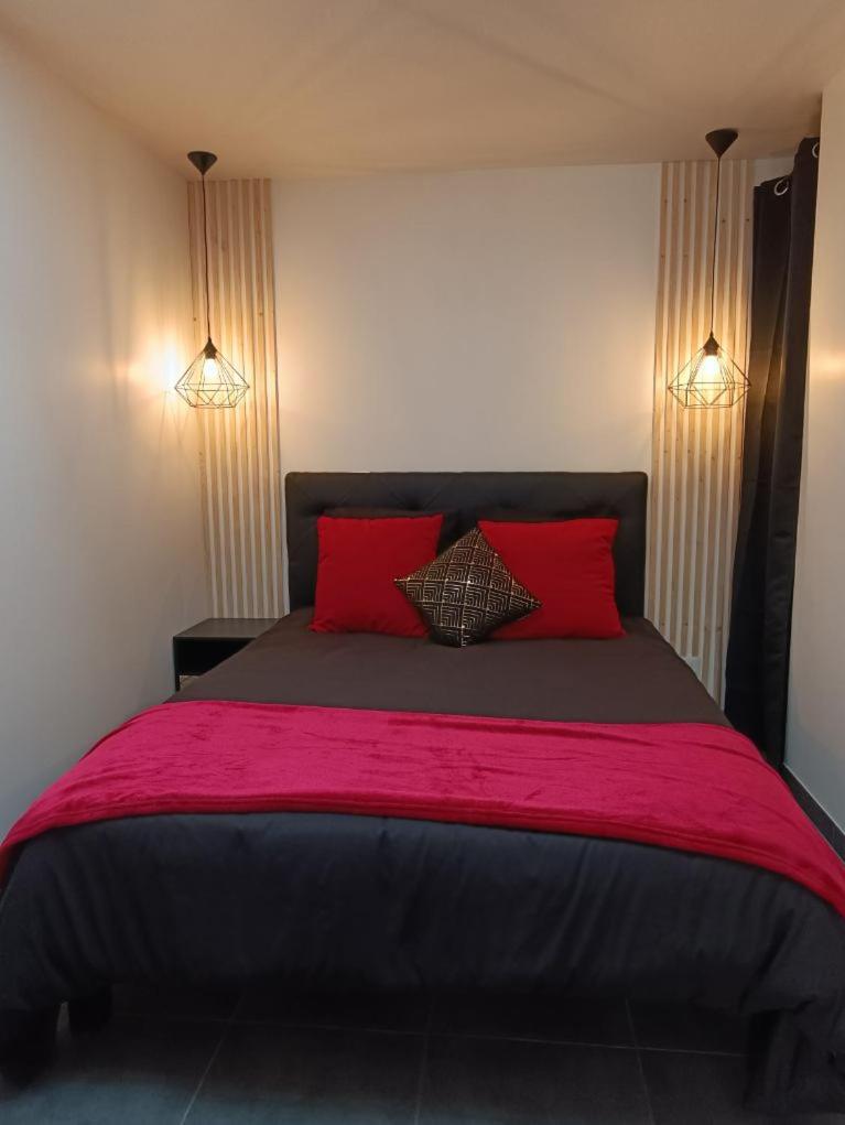 Évasion romantique avec jacuzzi intérieur - Housity
