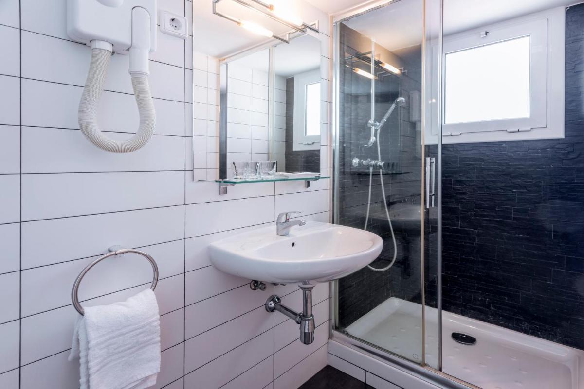 Hostal Solimar - Housity