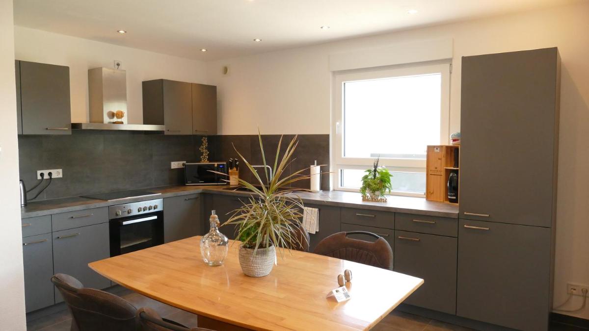 Luxury Apartment Weingarten - Housity