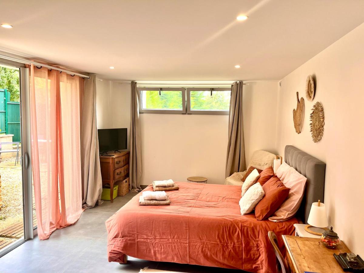 Vexin Studio - Housity