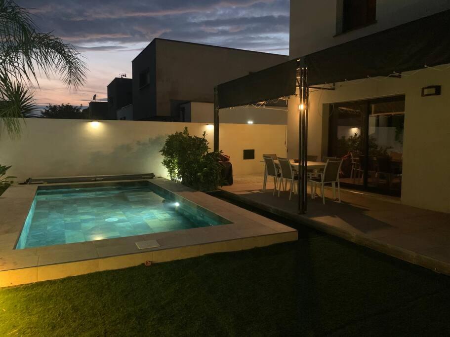 Villa Home cinéma piscine - Housity