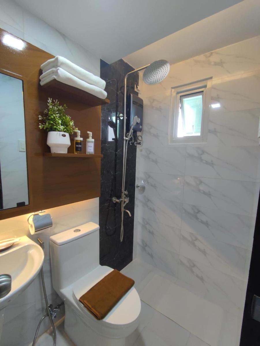 J Spazio Apartelle and Cafe - Housity