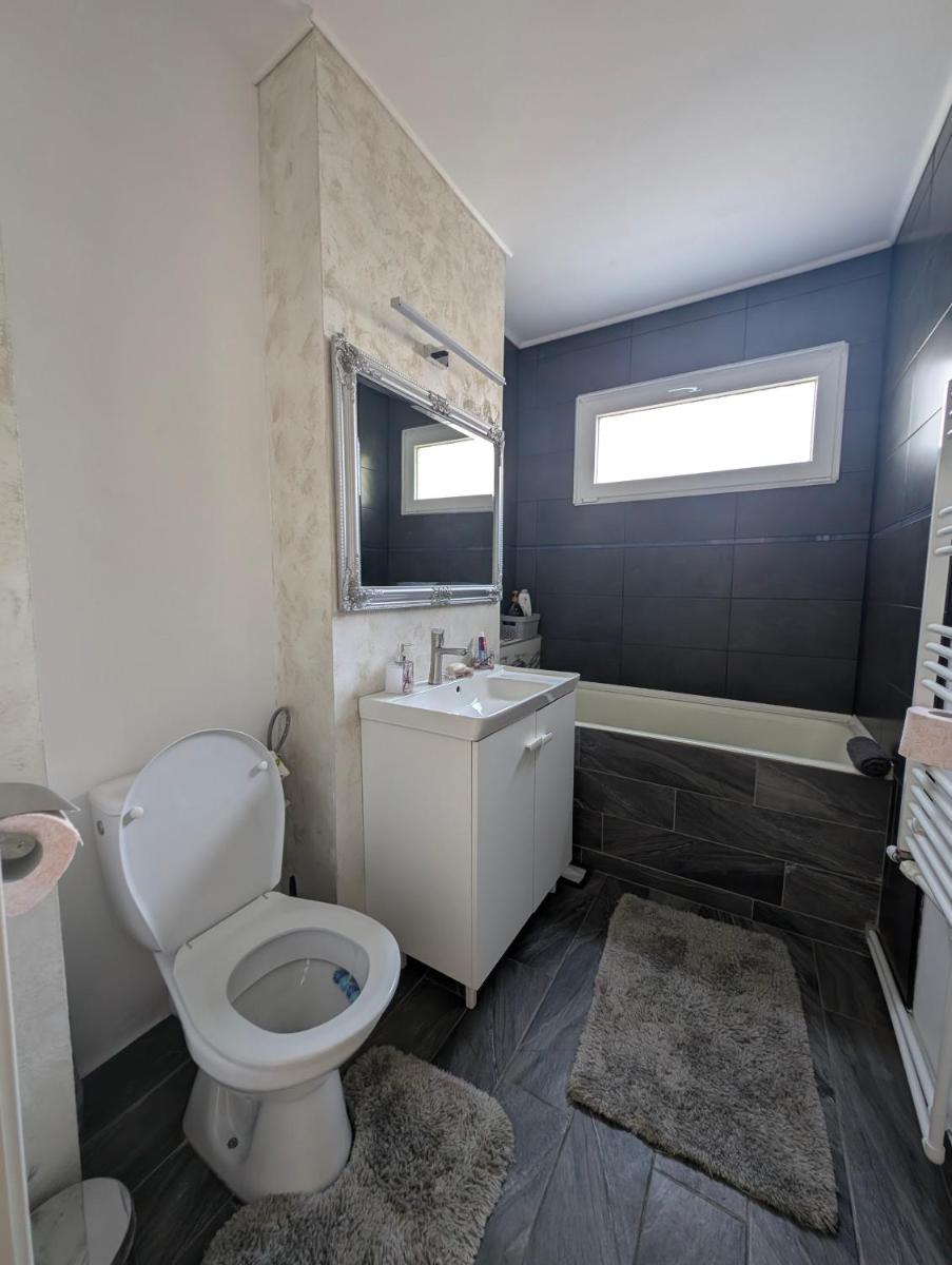 Lara Apartament - Housity