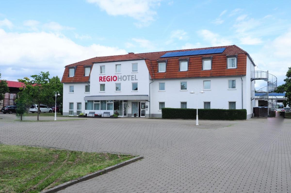 REGIOHOTEL Salzland Schönebeck - #AutobahnA14 #TopPreisLeistung #FreeParking #Wallbox - Housity