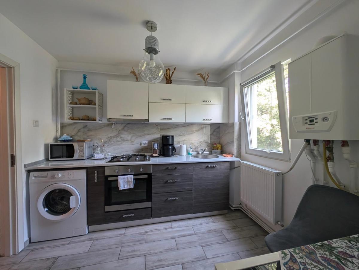 Lara Apartament - Housity