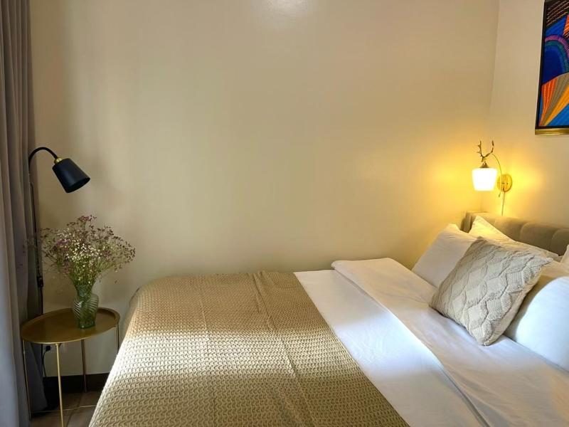 Cozy 2 bedroom with Balcony in Mckinley hill taguig The Florence Residences - Hizvo