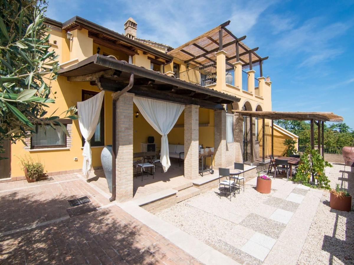 Apartment in Grottammare with Jacuzzi & Garden - Housity