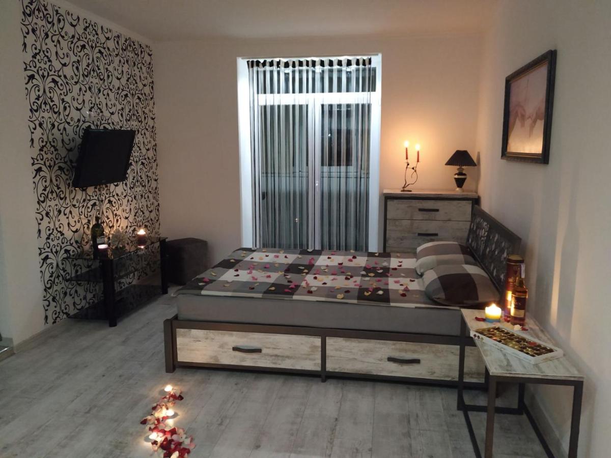 Home in Center with jacuzzi - Housity