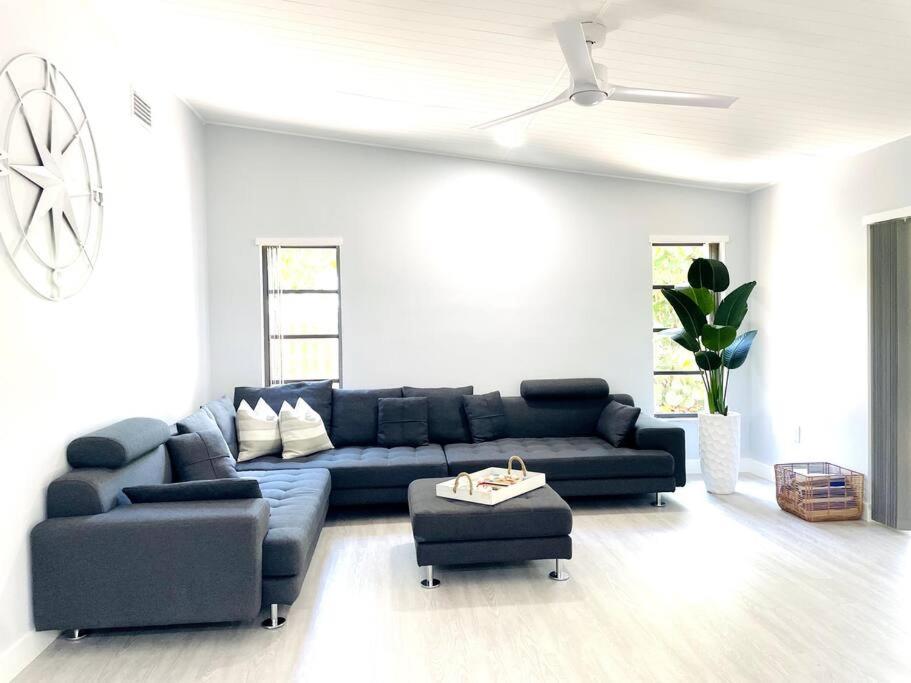 Coastal Charm - Housity