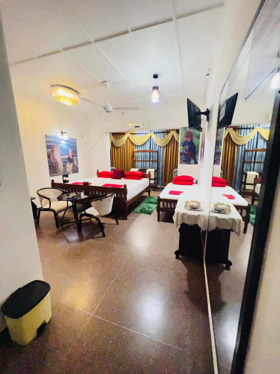 Senathilaka Guest Inn - Housity