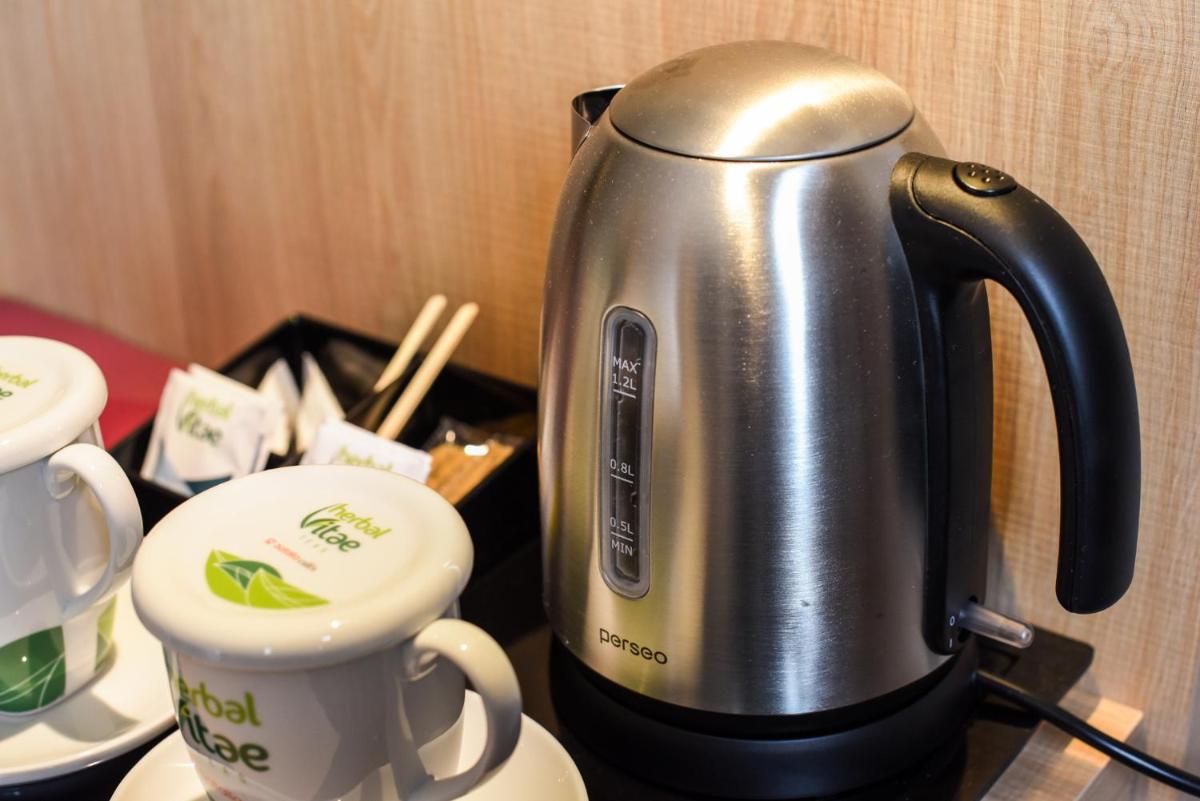 Utensilios para hacer té y café en SOMMOS Hotel Benasque Spa