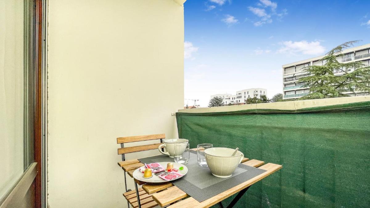 HOMEY HARBOR - Proche Tram - Parking gratuit - Balcon privé - Wifi & Netflix - Housity