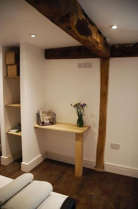 Lower Tundridge Cottage - Housity