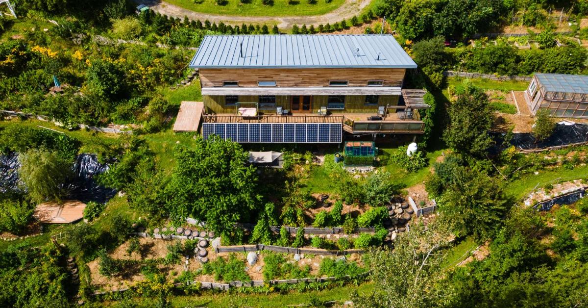 Stunning Eco-house at Jardins de Maïa - Housity
