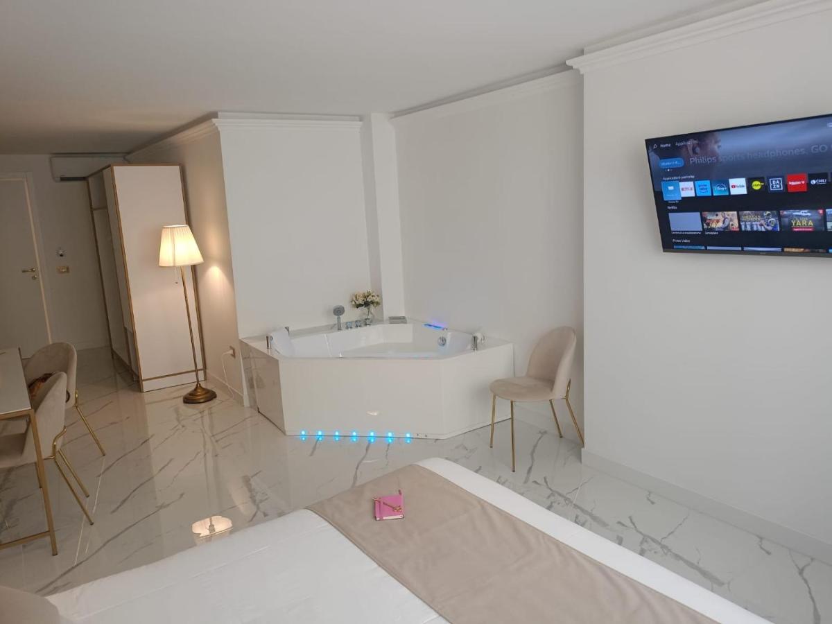 Secréte Suites - Housity