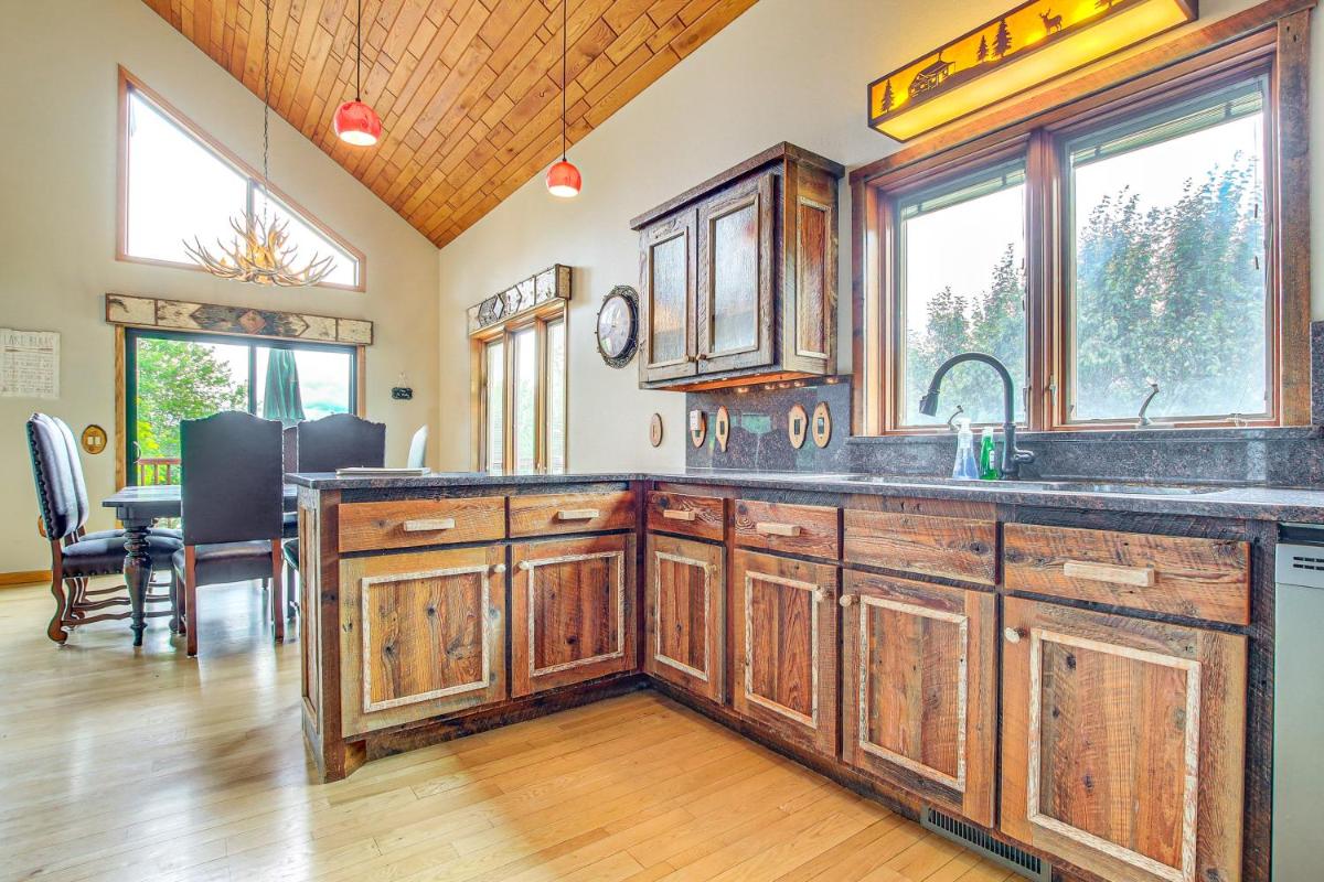 Waterfront Central Wisconsin Cabin with Indoor Pool! - Housity