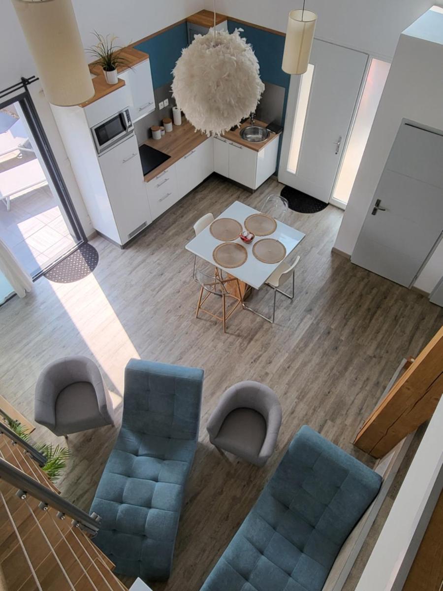 Lofts Emlavie - Locations avec JACUZZI privatifs - Poitiers site du FUTUROSCOPE - Arena & AQUASCOPE - Housity